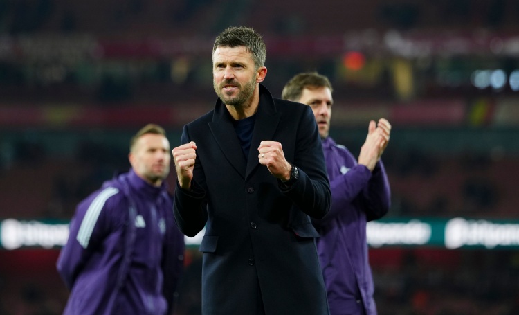 乐鱼体育官方网站-记者：卡里克总是沉着冷静不流露出情绪，阿尔特塔或许该向他学习