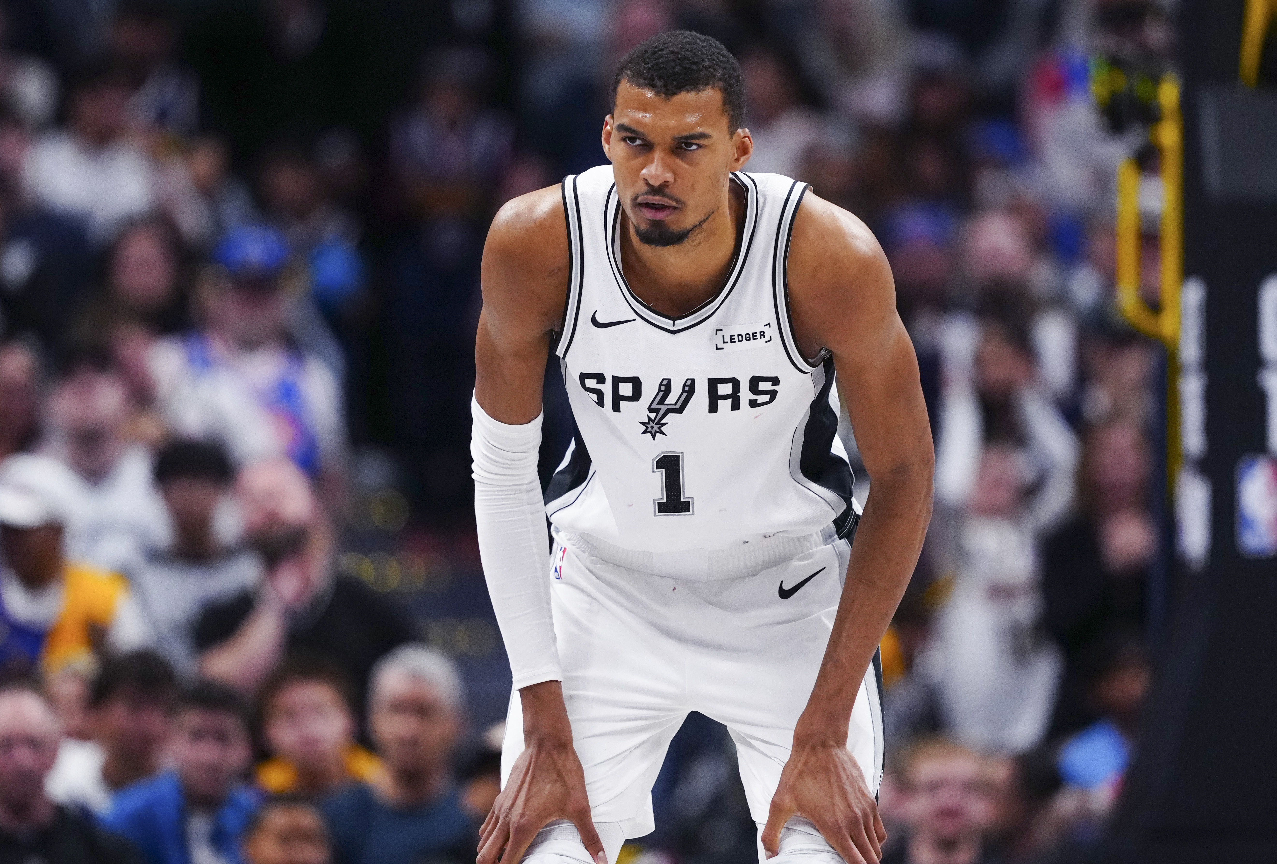 乐鱼体育官网-评奖资格无忧！Shams：马刺有信心文班最后三场至少出战一场！